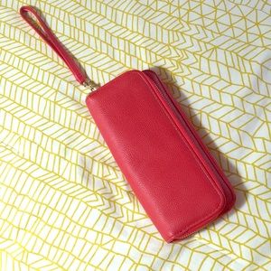 Target wallet/wristlet